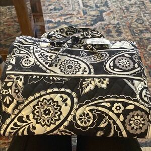 Vera Bradley Hanging  Organizer Black and White Paisley Bag